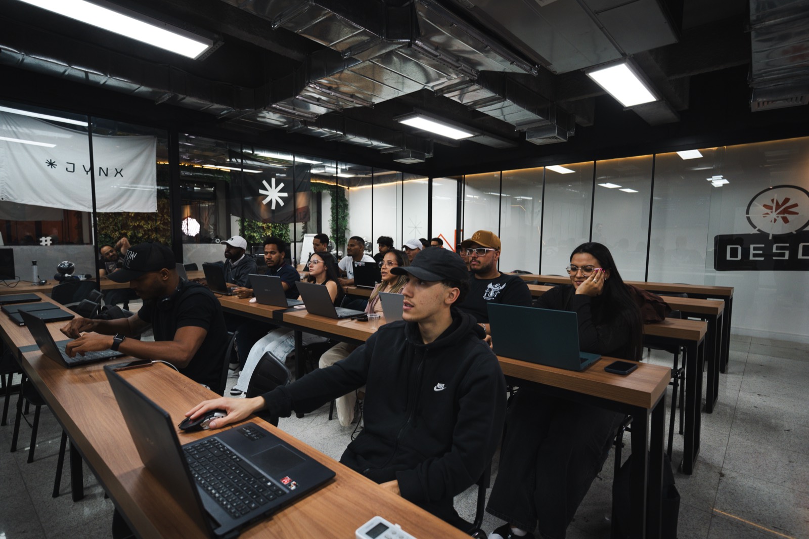 Aula presencial na sede da JYNX Educação, na Paulista